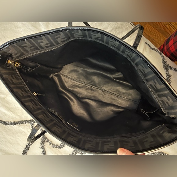 Fendi Zucca Black tote with zipper - Picture 3 of 8